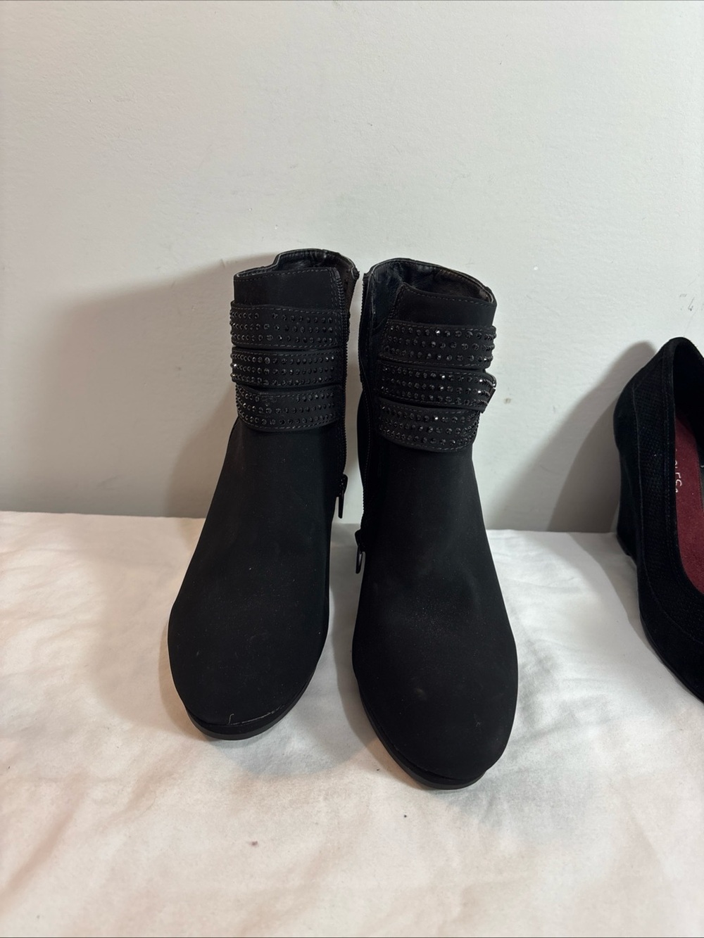 Mari A Black Women's Ankle Boots with Decorative Straps. 8/30